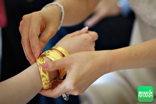 Cách chọn vàng trang sức cho cô dâu trong ngày cưới